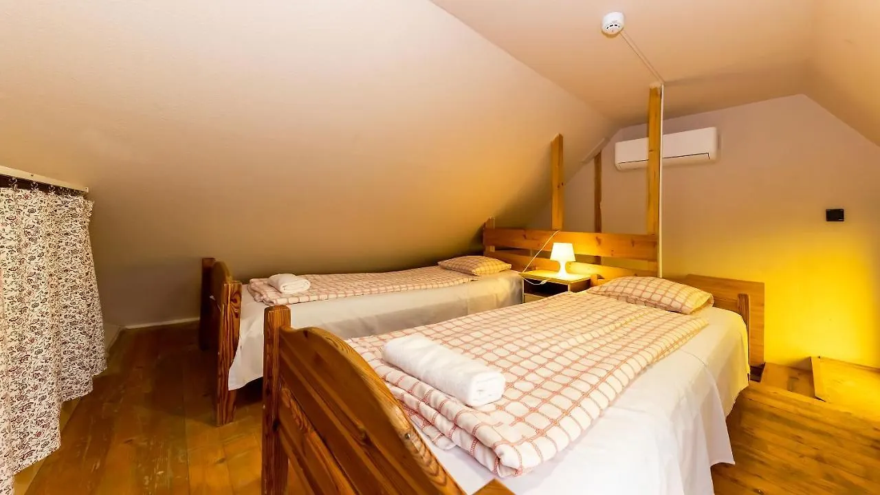 Csillagtura Panzio Bed and Breakfast Έγκερ