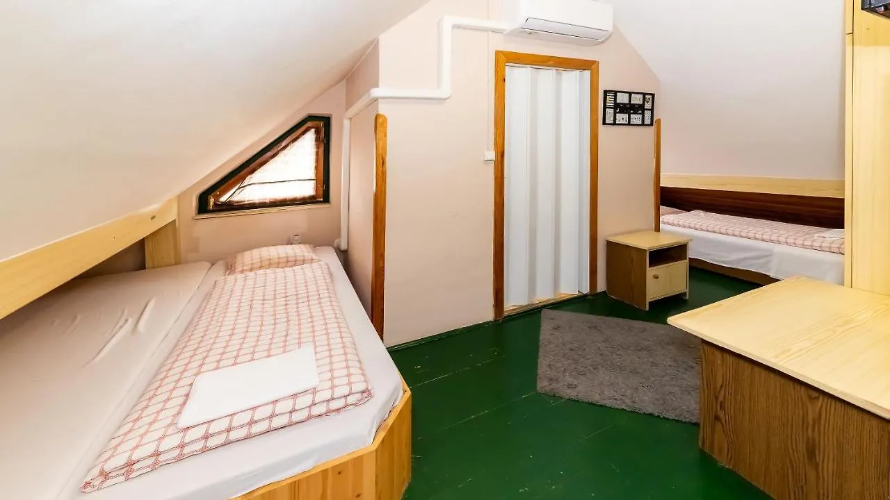 Bed and Breakfast Csillagtura Panzio Eger