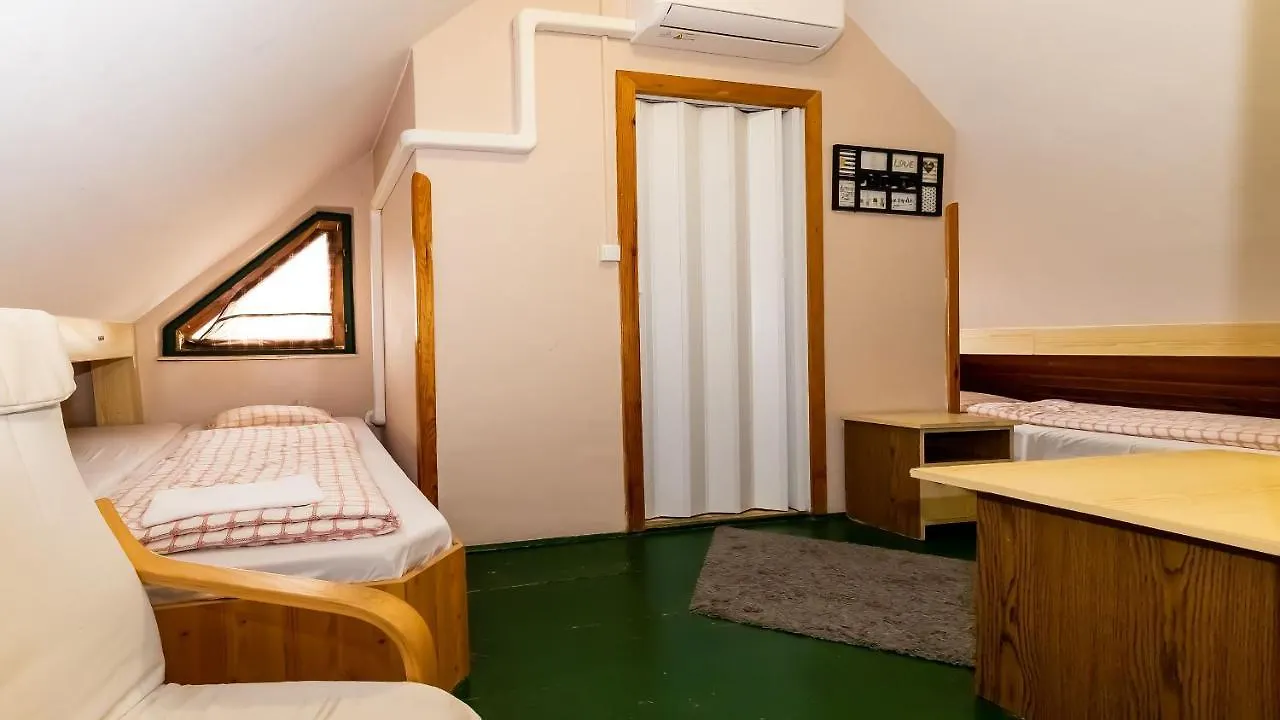 Bed and Breakfast Csillagtura Panzio Eger